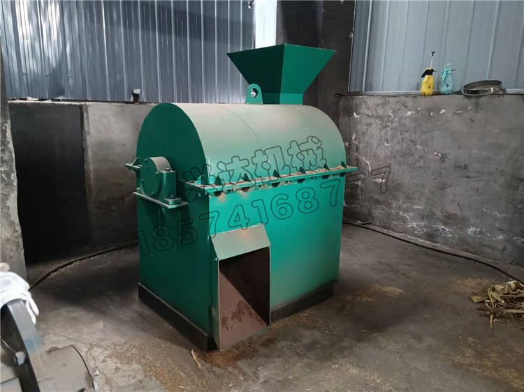 牛糞半濕物料粉碎機(jī)